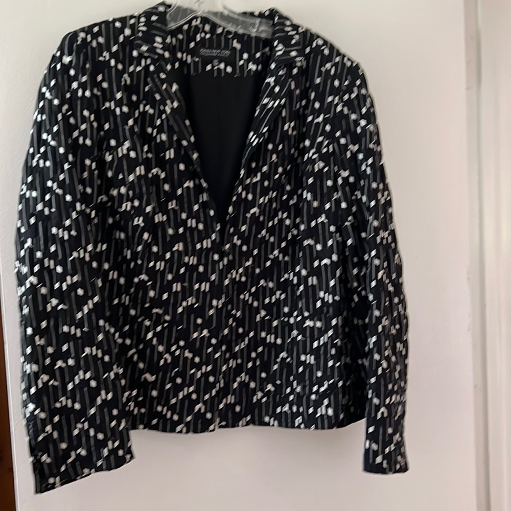 Beautiful Jones New York woman jacket. Size 14W